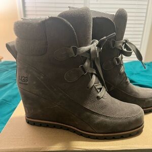 Ugg Boots (worn a few times) gently used